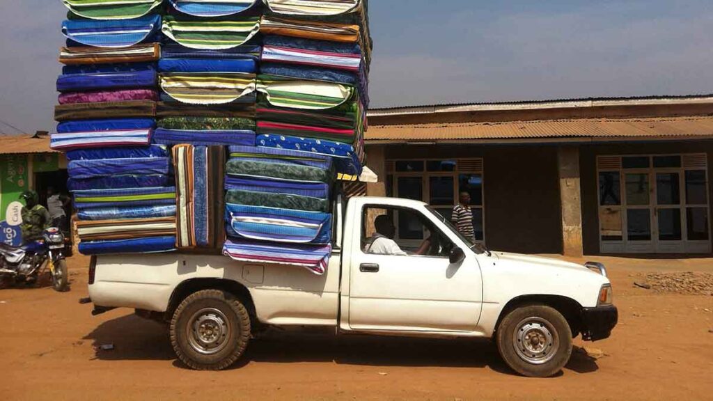 carico sporgente auto